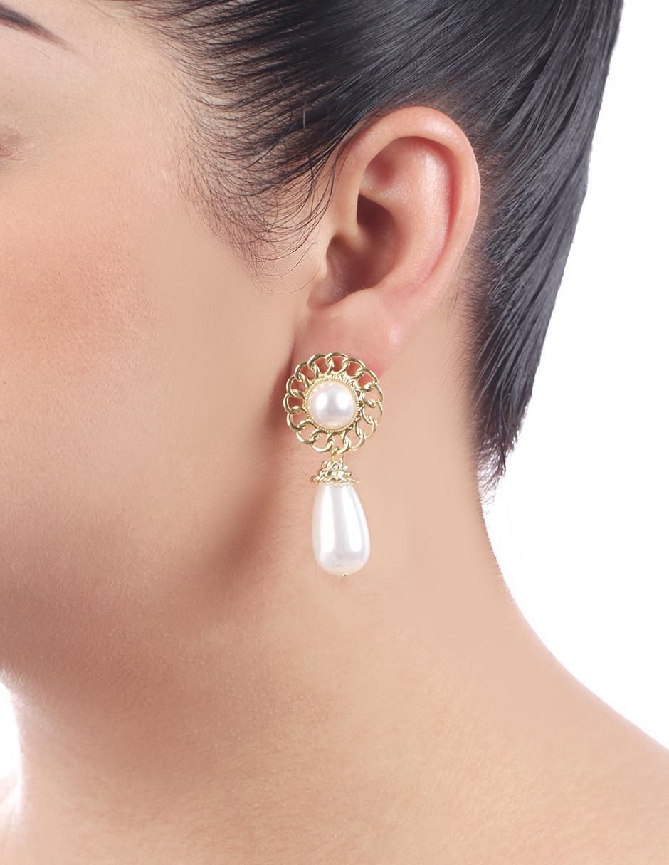 Aretes de flor con acabado baño de oro 18 K 3