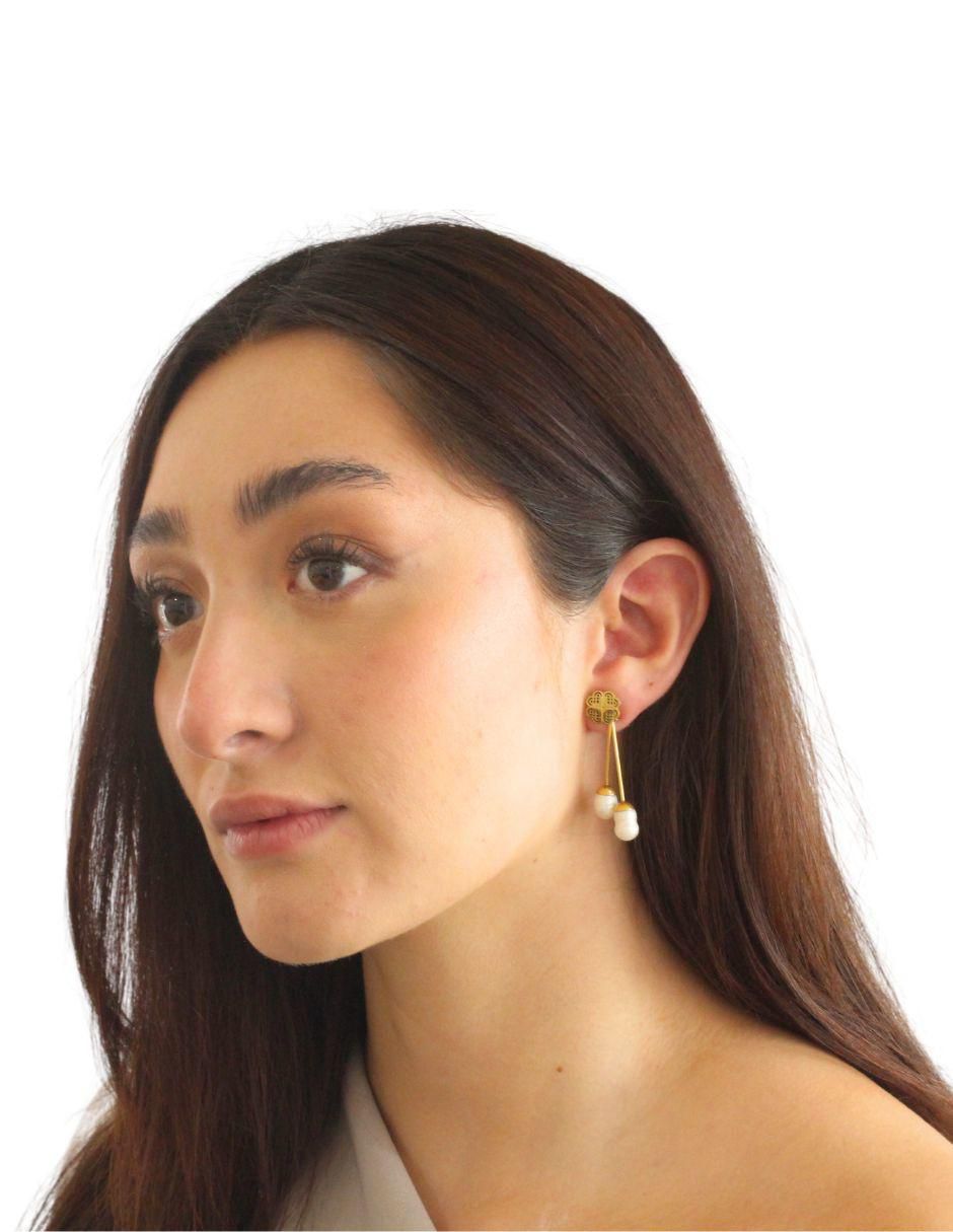Aretes de trébol con acabado brillante 4