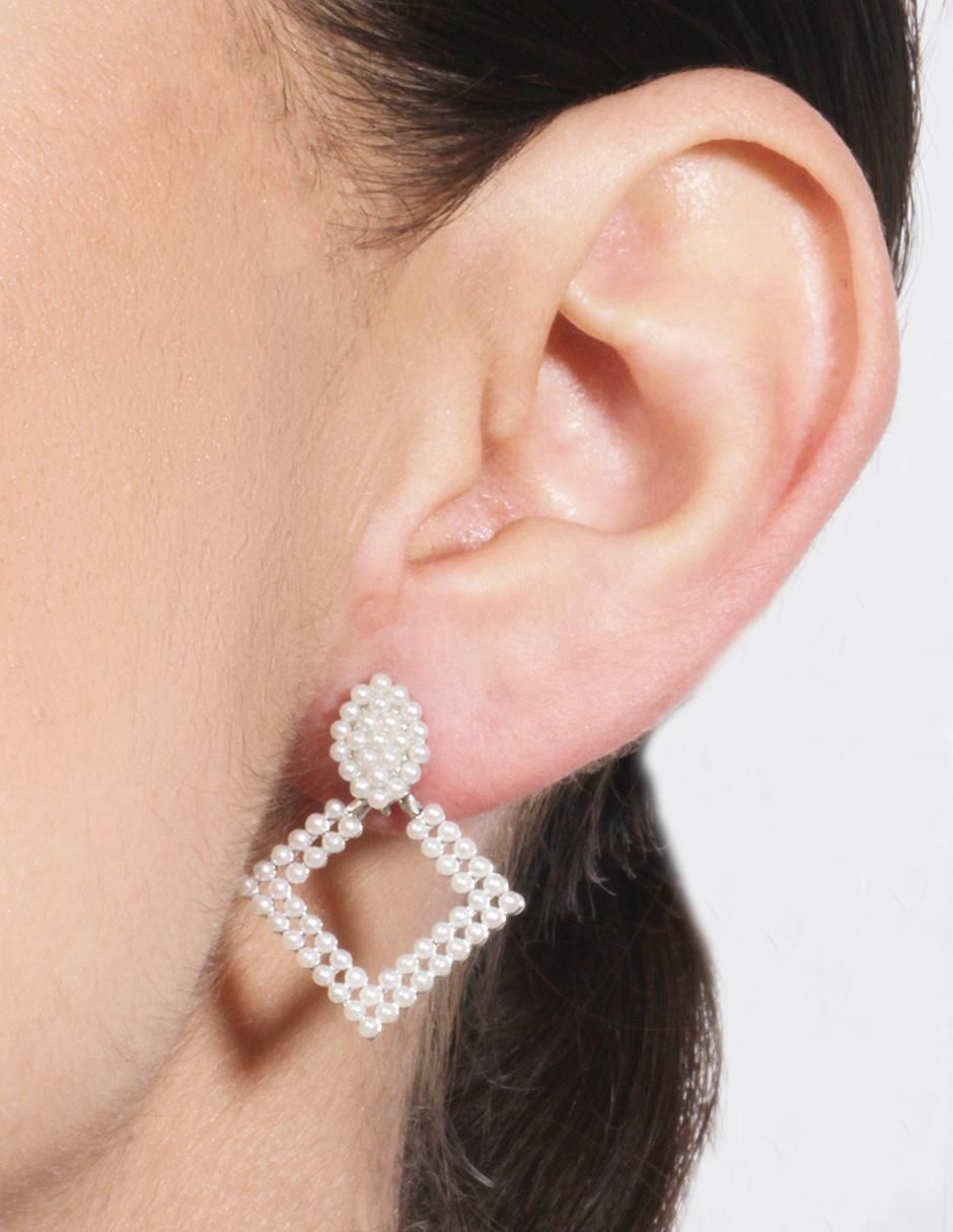 Aretes con acabado baño de rodio 4