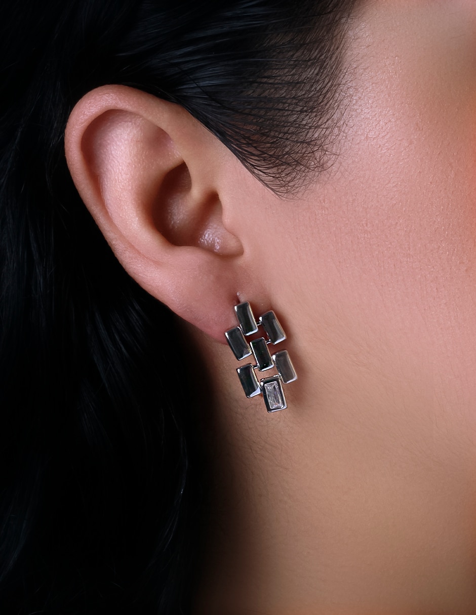 Aretes rectangulares con acabado baño de rodio 4