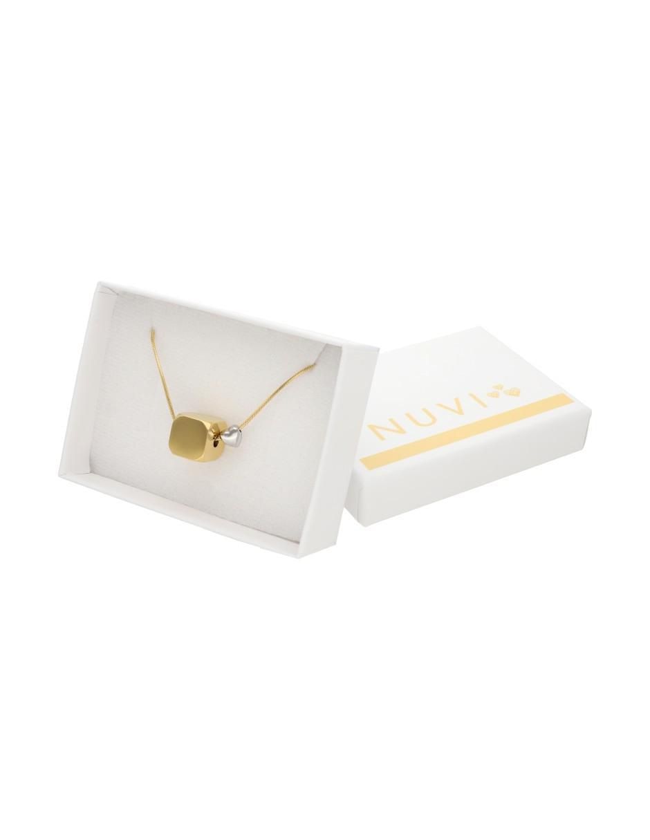 Collar cuadrado