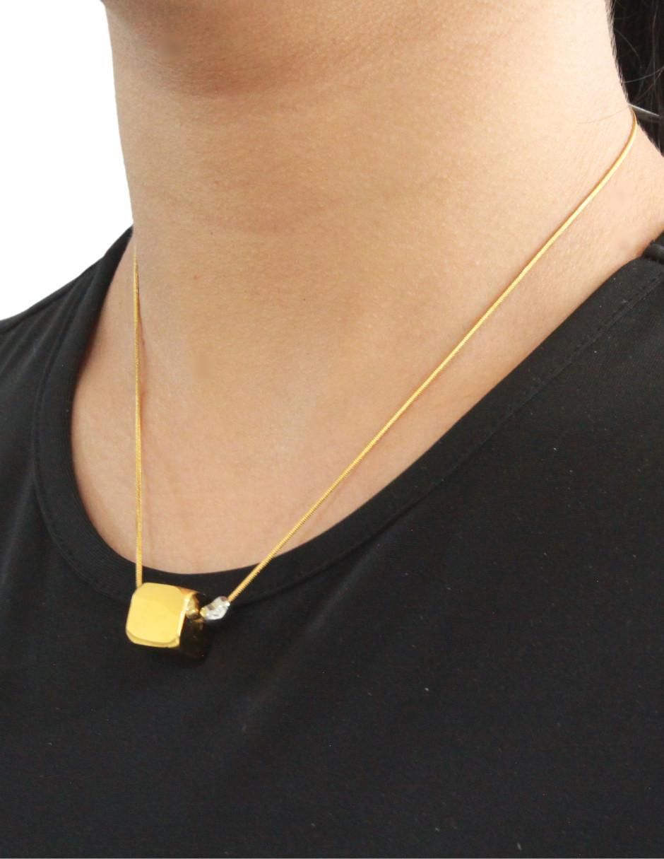 Collar cuadrado