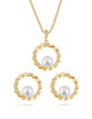 Aretes y collar de corona zirconia Aretes y collar de corona zirconia