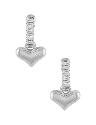 Aretes de corazón con acabado baño de rodio Aretes de corazón con acabado baño de rodio
