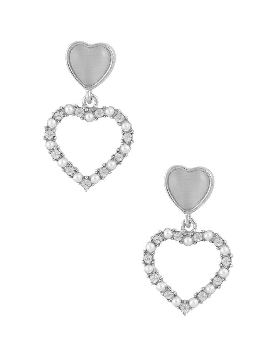 Aretes de corazón con acabado baño de rodio Aretes de corazón con acabado baño de rodio