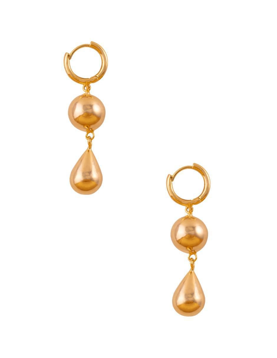 Aretes de gota con acabado chapa de oro Aretes de gota con acabado chapa de oro