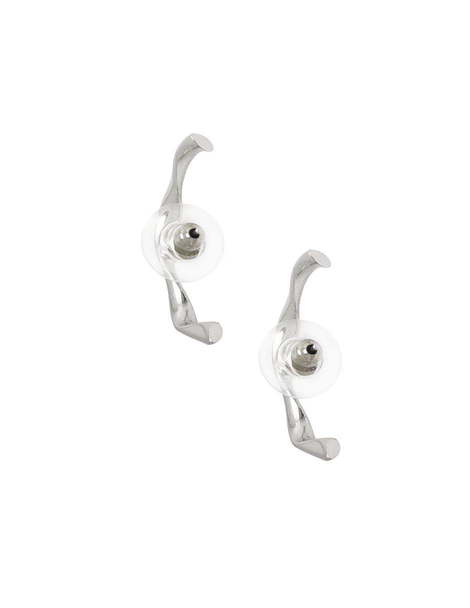 Aretes de media luna con acabado martillado