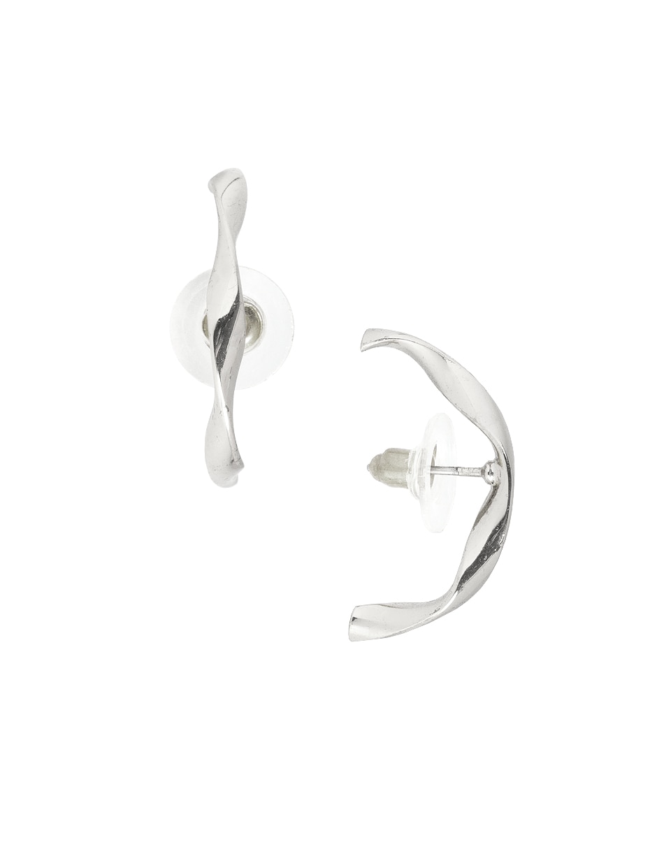 Aretes de media luna con acabado martillado