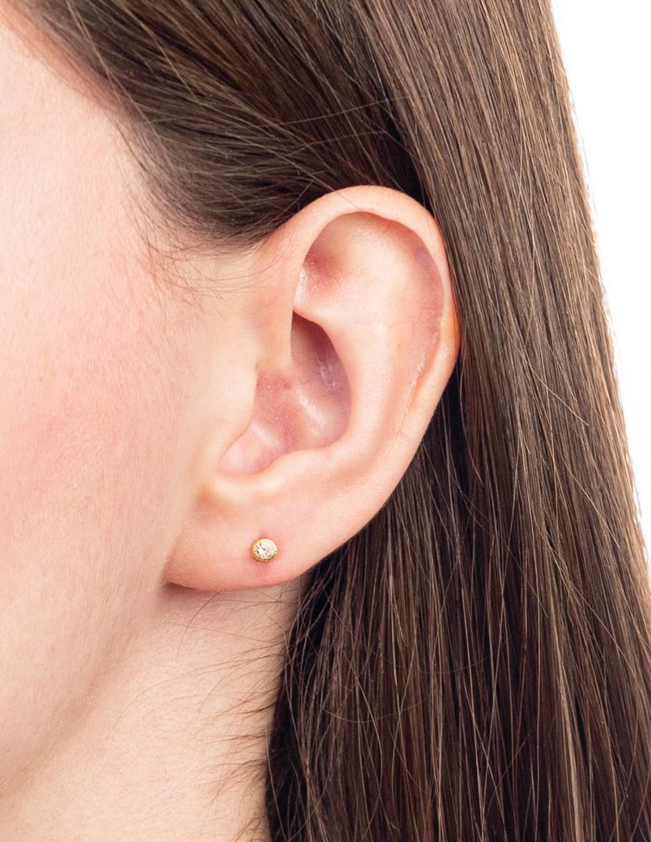 Broqueles redondos de oro 14 K con acabado diamantado 2