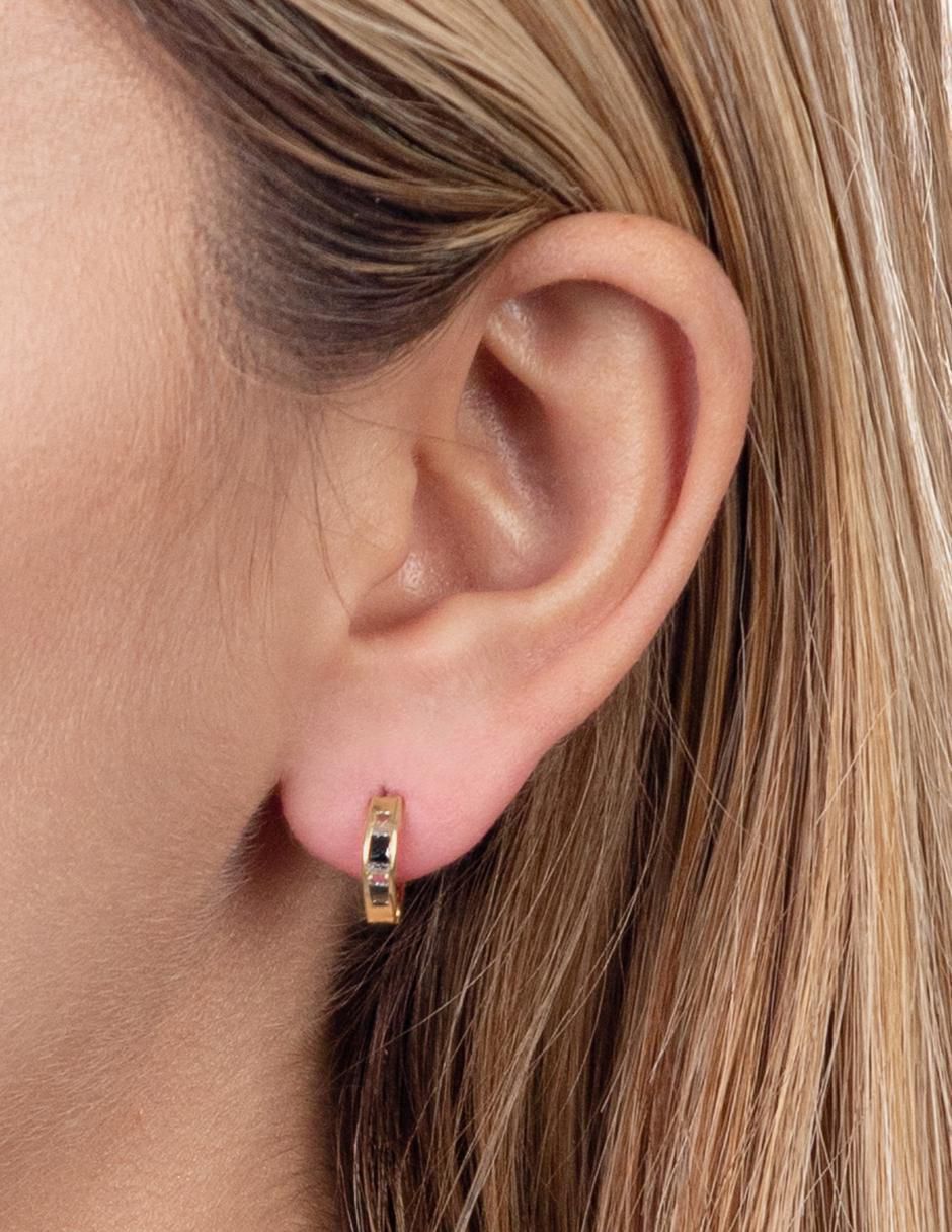 Aretes redondos de oro 10 K con acabado brillante 2