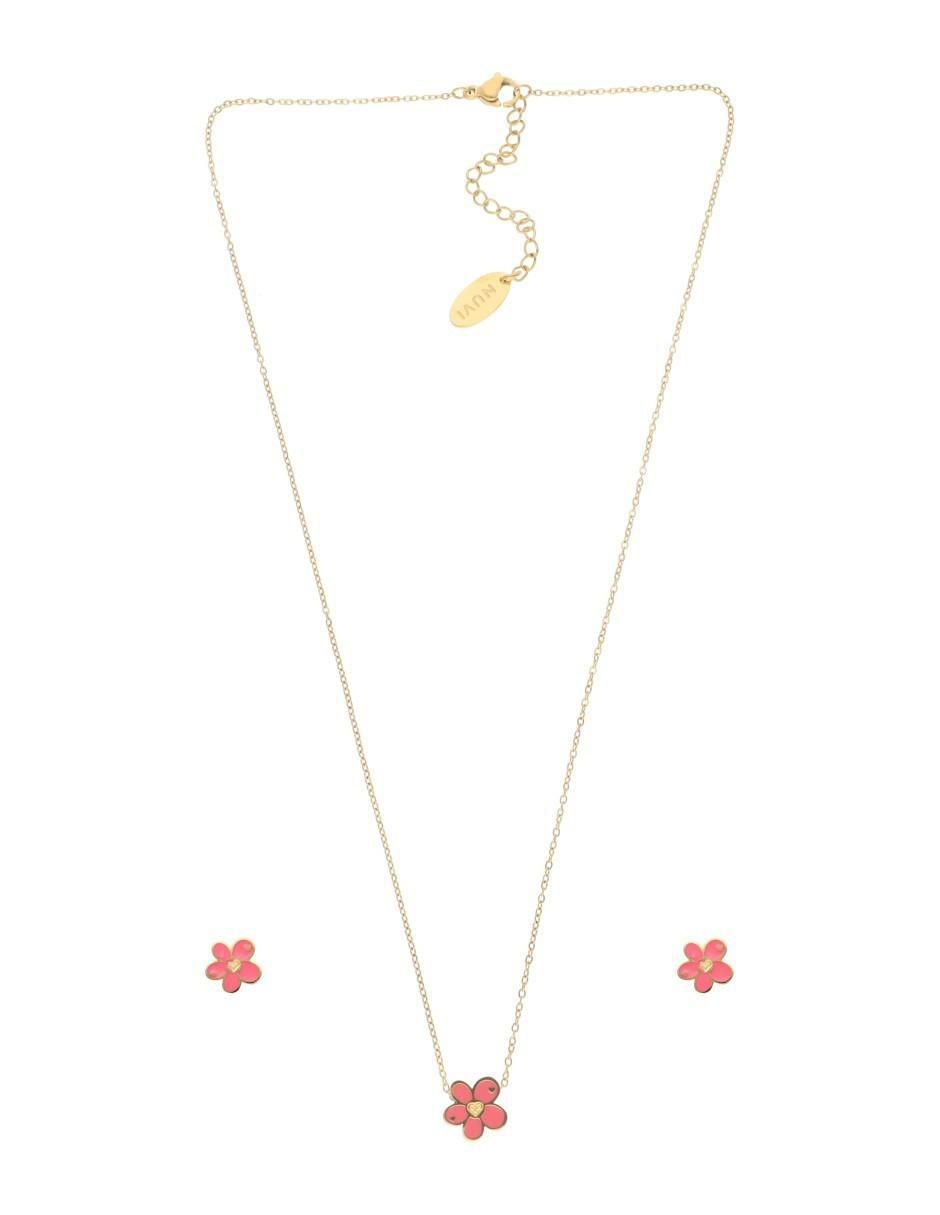 Aretes y collar de flor Tendencias 3