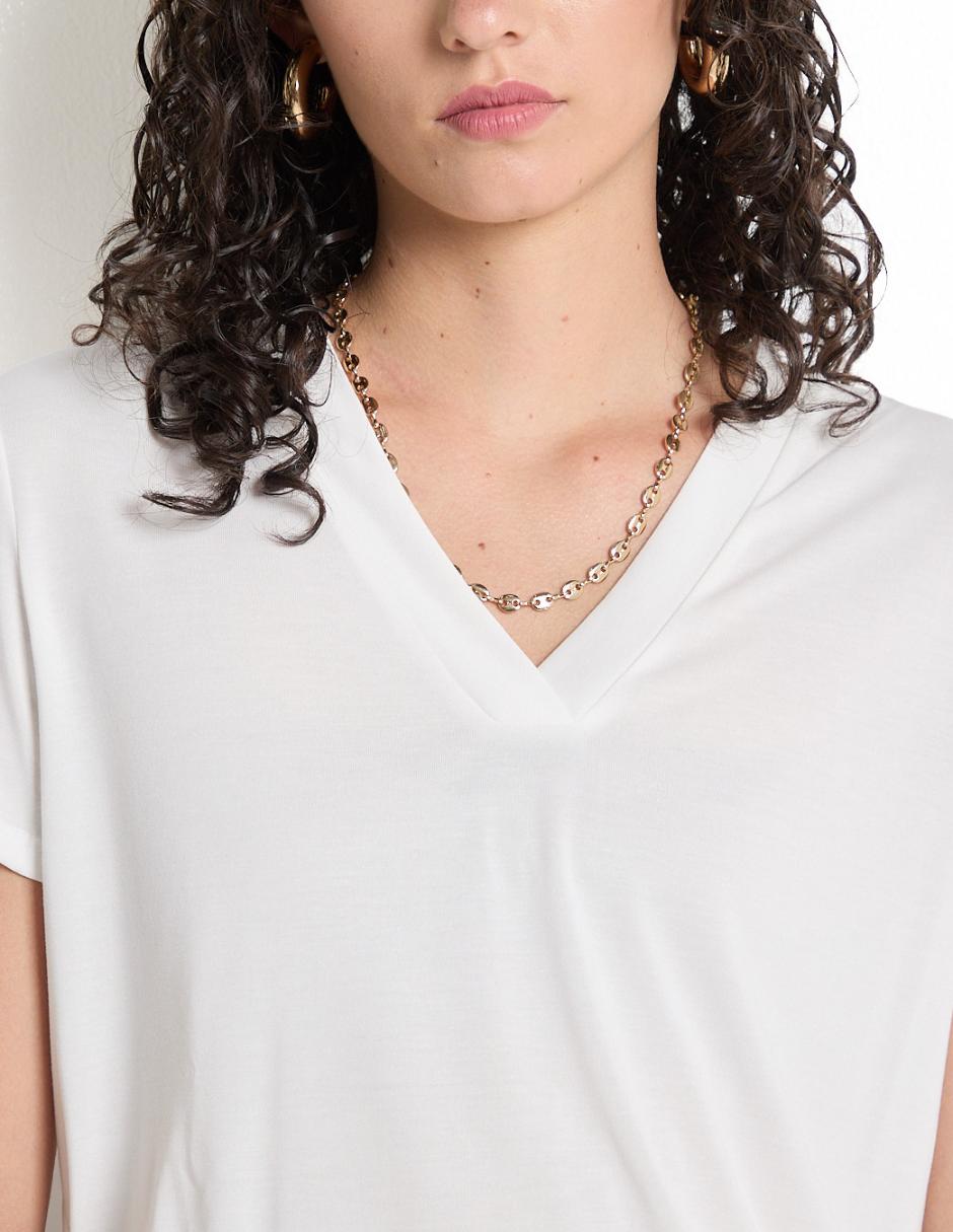 Playera manga corta Parfois cuello v para mujer