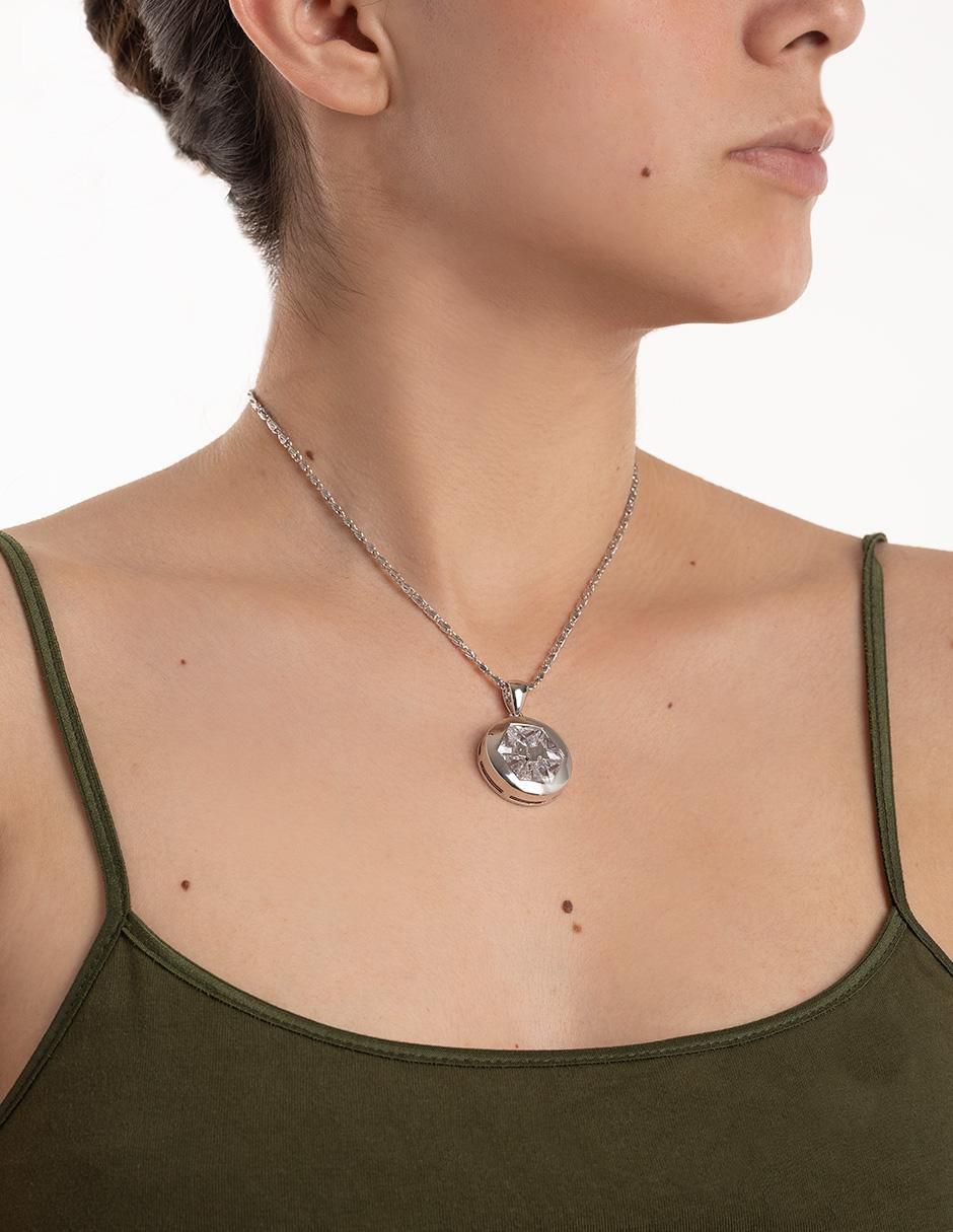 Collar con dije circular 2