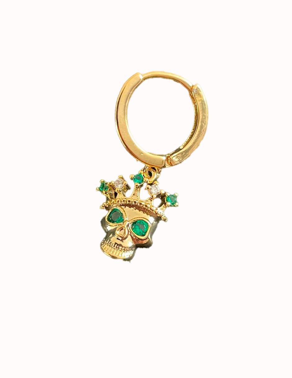 Set de aretes de calavera con acabado pulido 2
