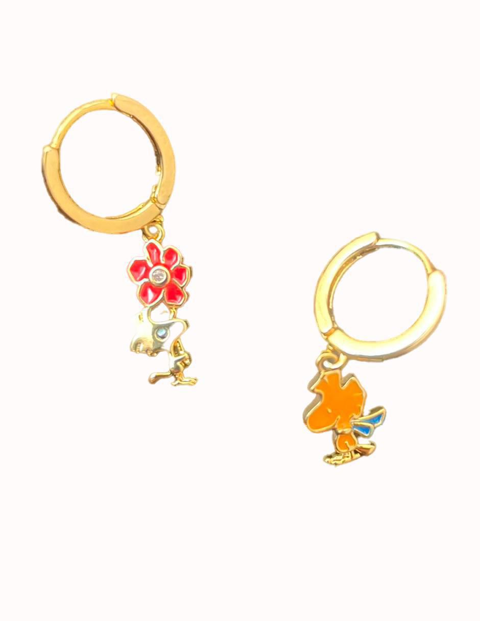 Set de aretes Snoopy con acabado texturizado 3