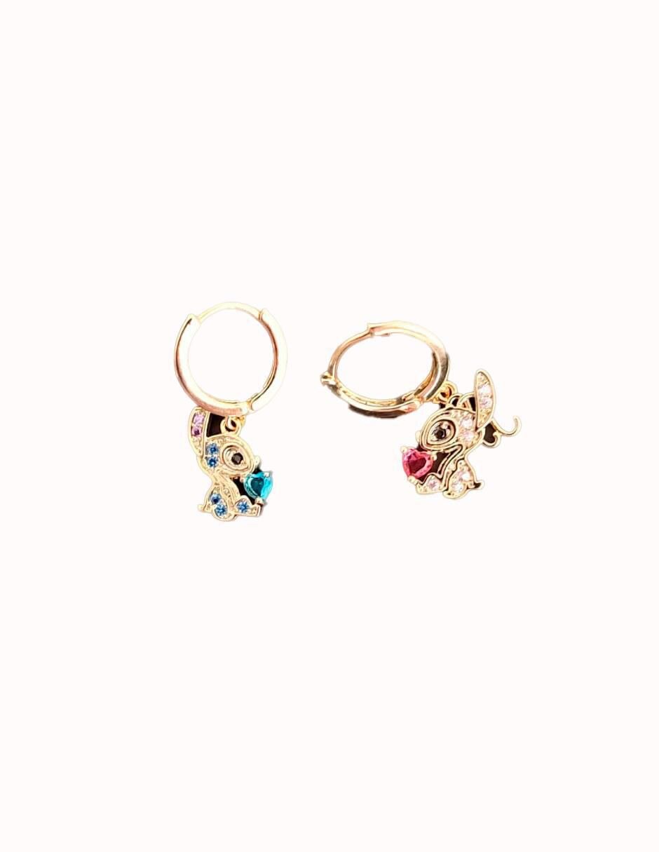 Set de aretes Stitch y Ángel con acabado pulido 2