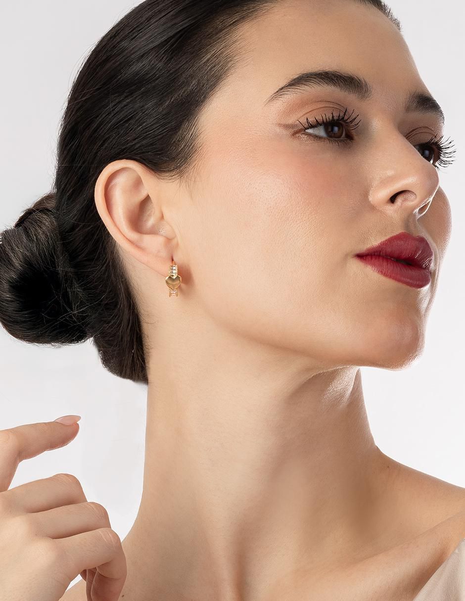 Aretes de corazón 18 K con acabado chapa de oro 2