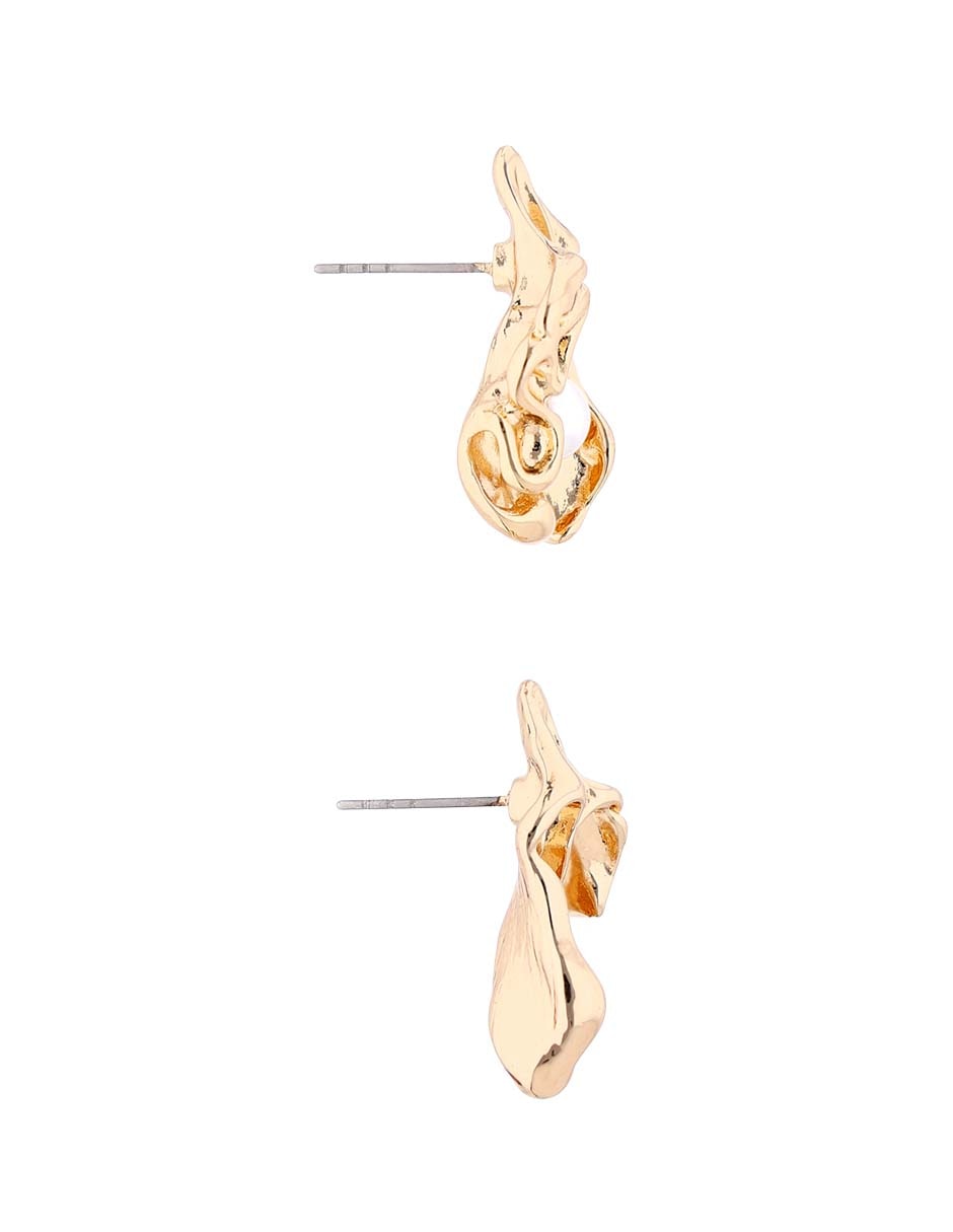 Aretes de flor con acabado pavé 6