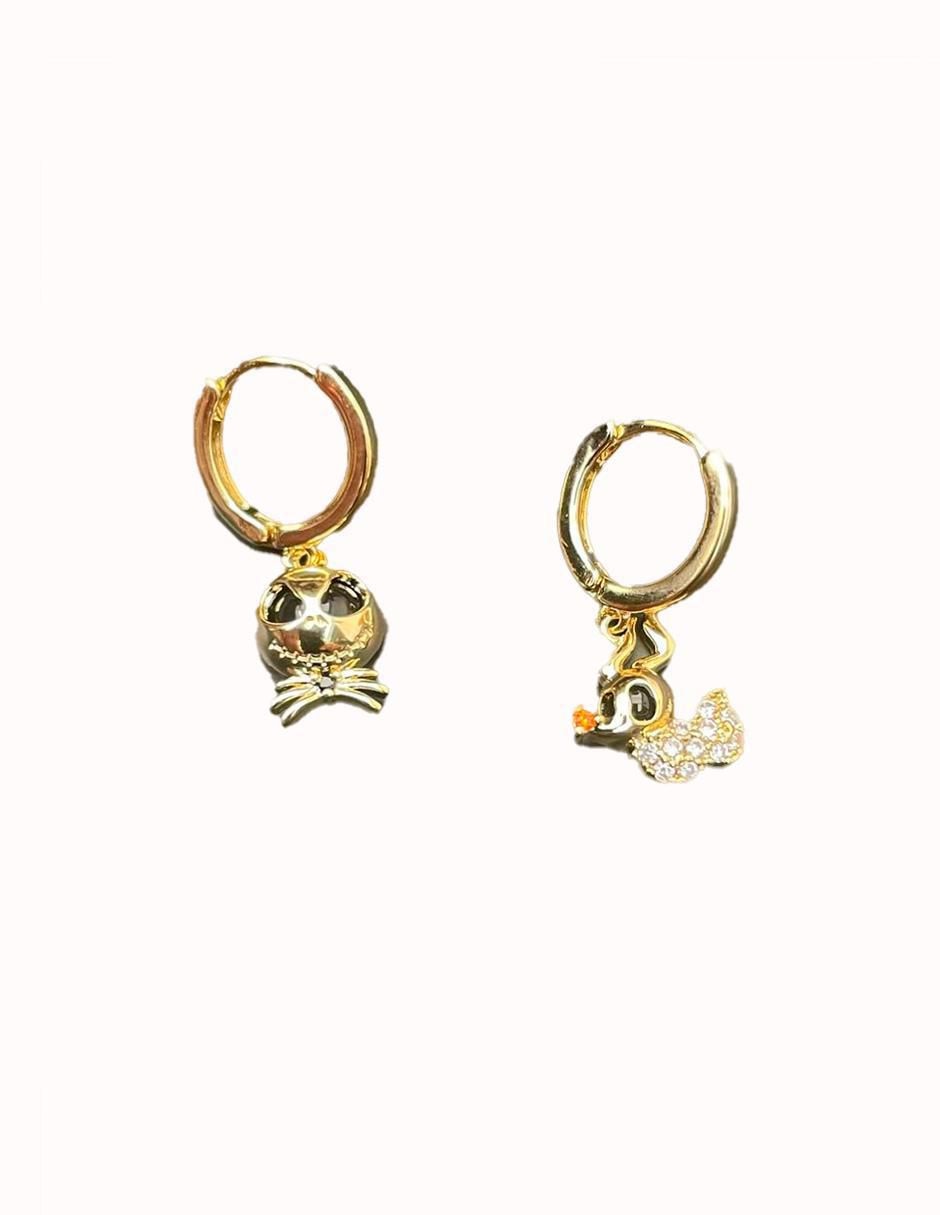 Set de aretes Jack & Sally con acabado pulido 2