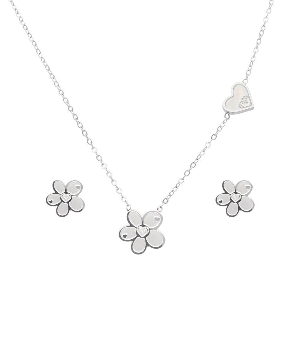 Aretes y collar de flor