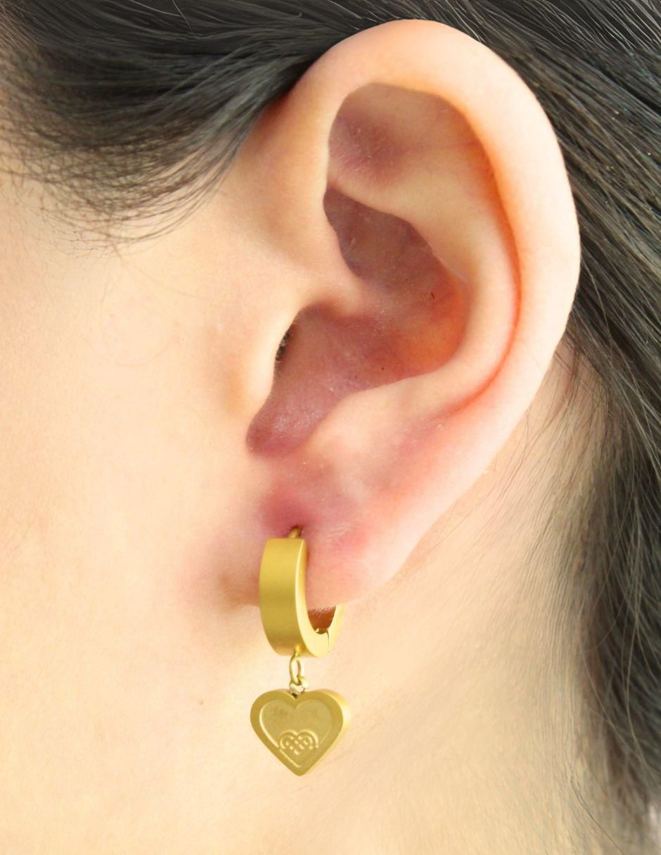 Aretes circulares con acabado mate 5