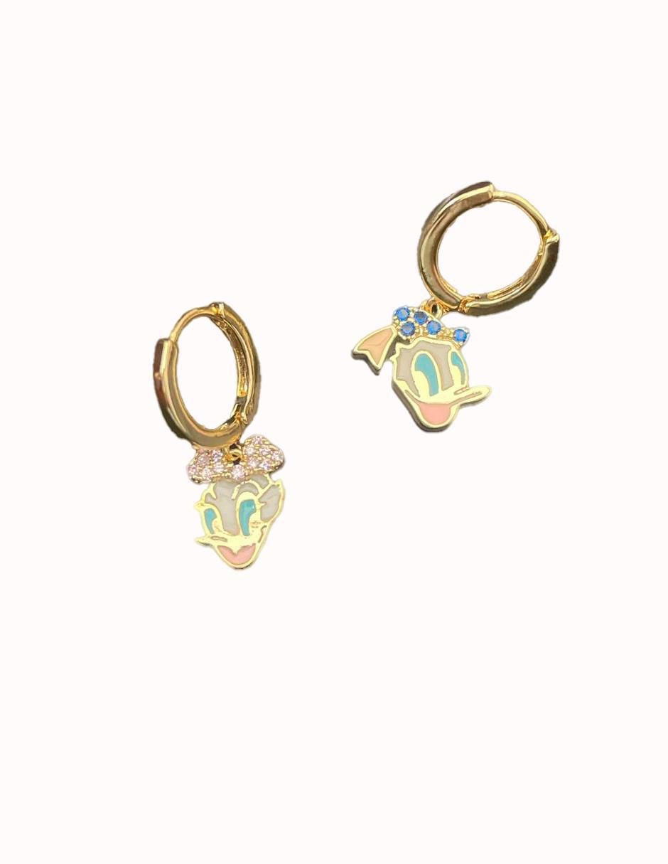 Set de aretes Donald Duck con acabado pulido 2