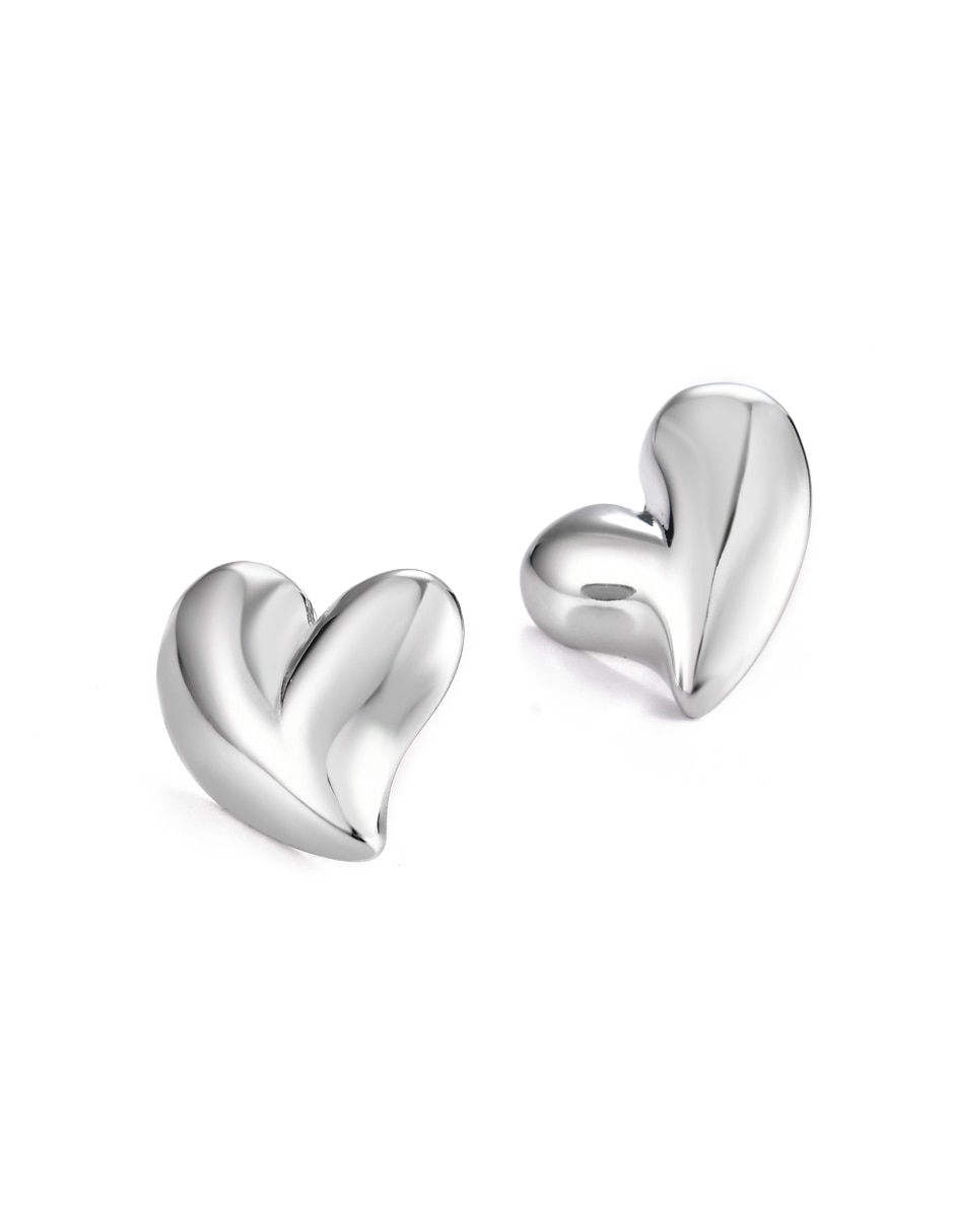 Aretes de corazón con acabado brillante 2