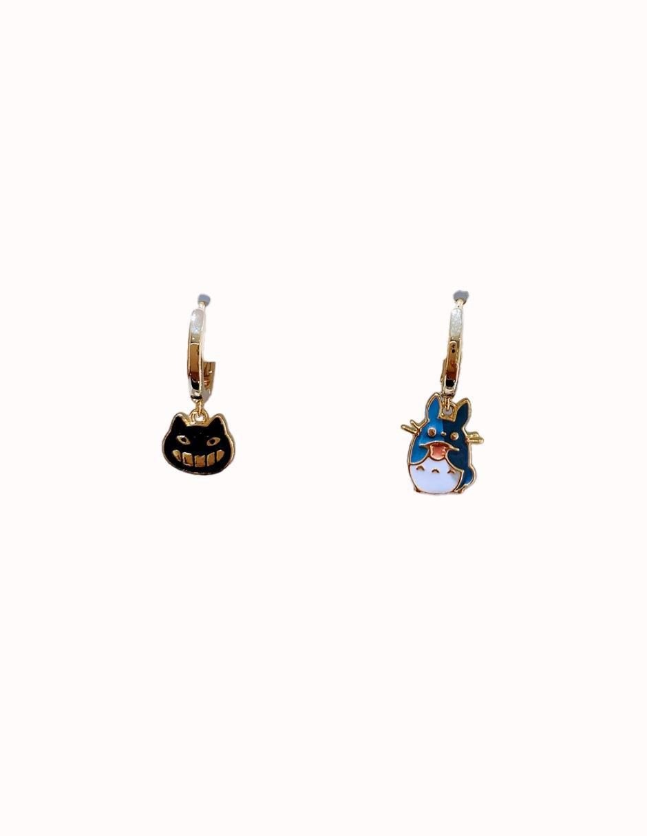 Set de aretes Totoro con acabado pulido 2