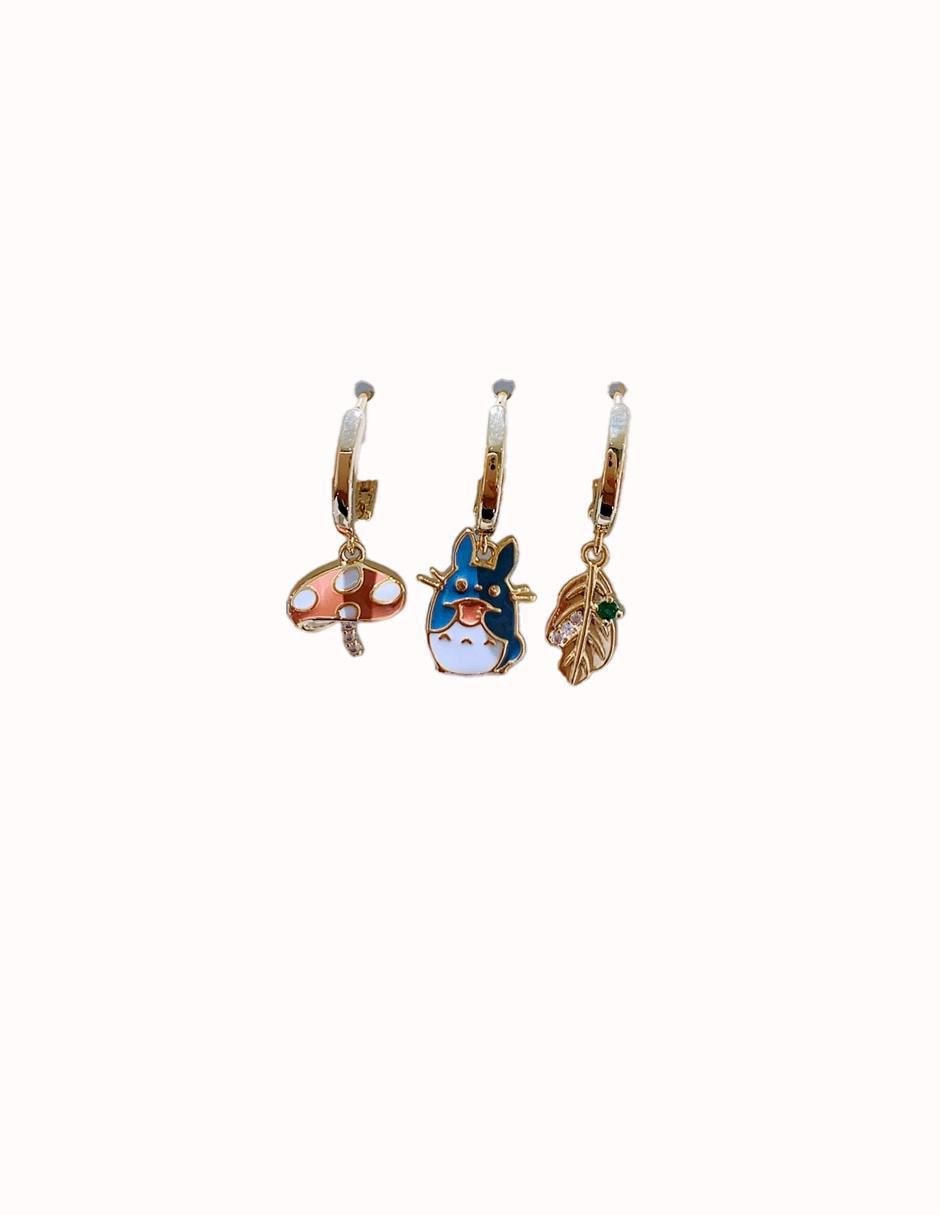 Set de aretes Totoro con acabado pulido 3