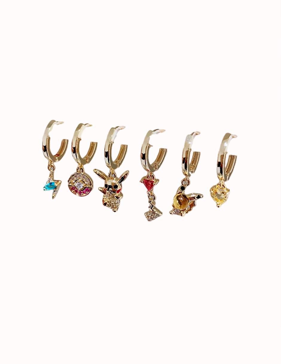Set de aretes Pikachu con acabado pulido 2