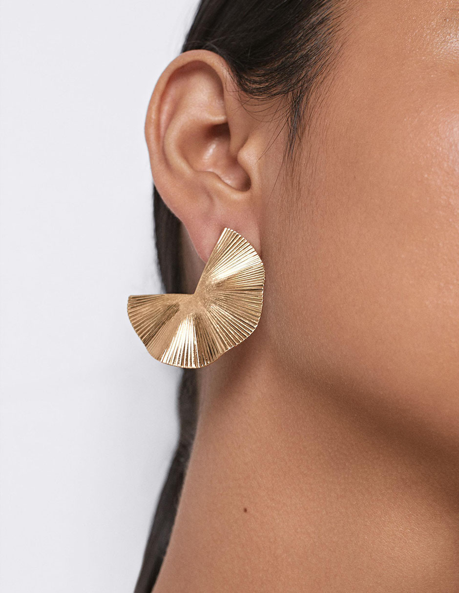 Aretes con acabado texturizado 2