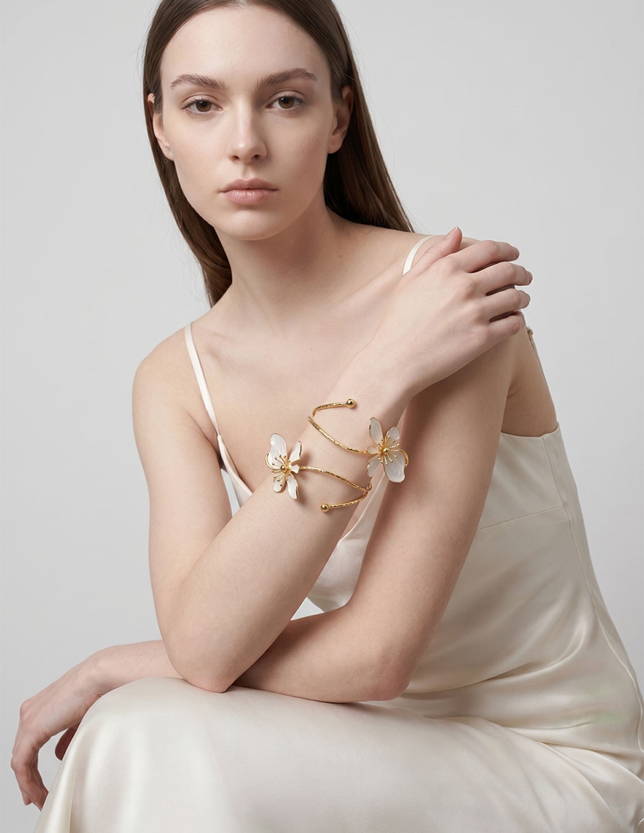 Brazalete con acabado brillante