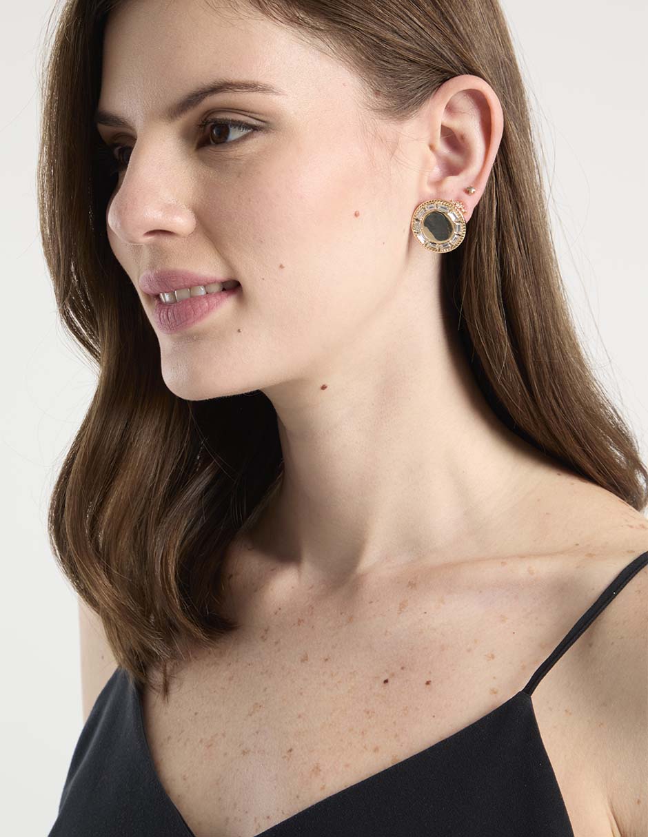 Aretes cortos circulares con acabado liso