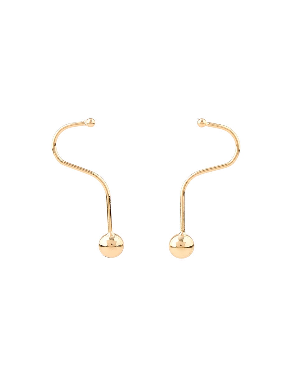 Aretes largos con acabado brillante