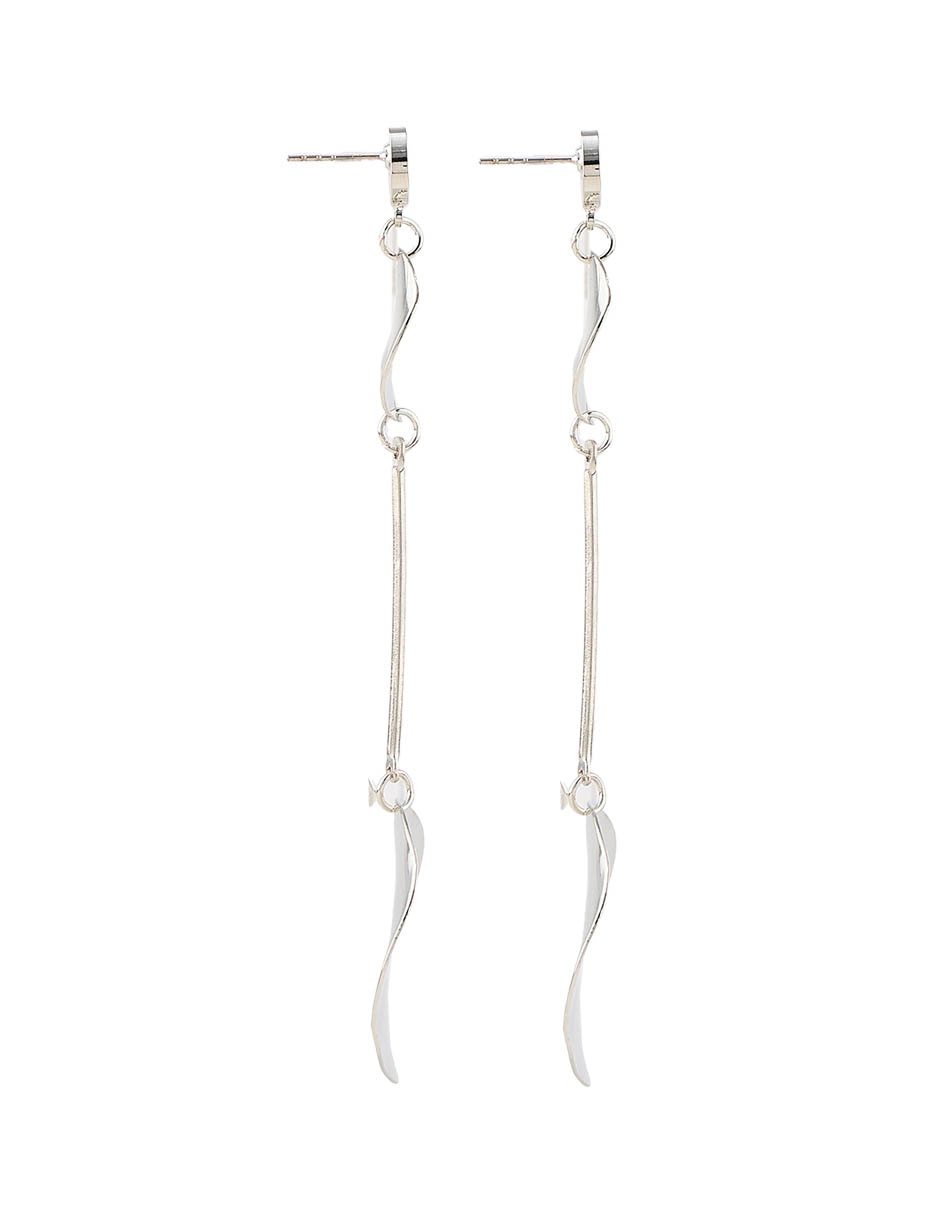 Aretes largos con acabado brillante 3