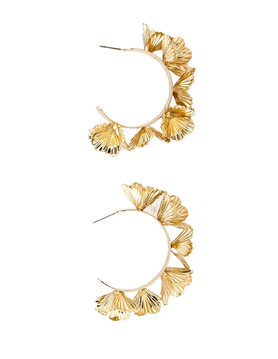 Aretes de aro de flor con acabado brillante