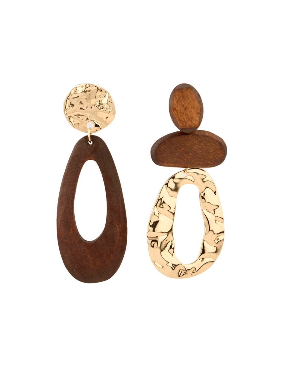 Aretes largos con acabado martillado