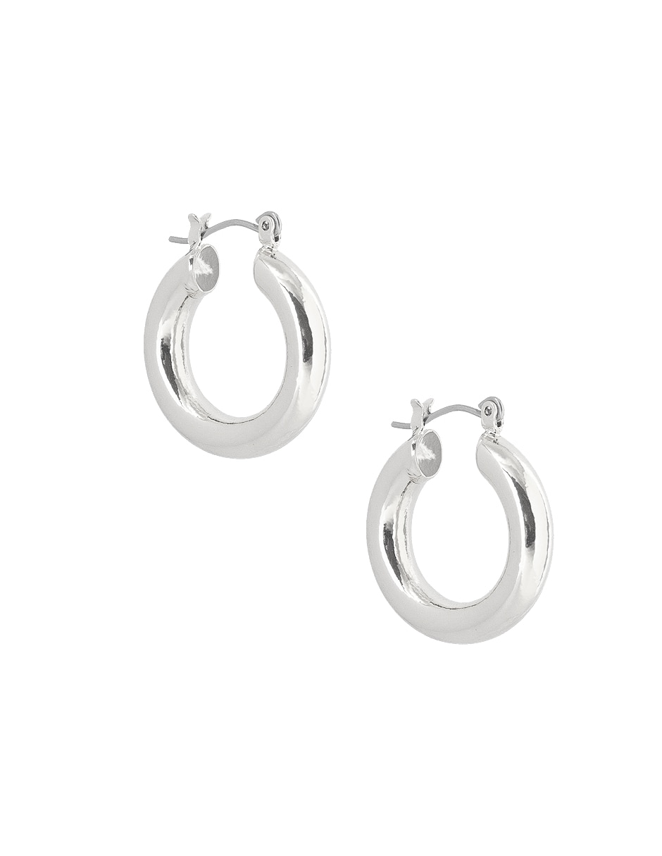 Aretes de aro ciruculares con acabado lustre