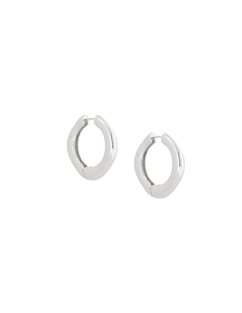 Aretes cuadrados con acabado lustre