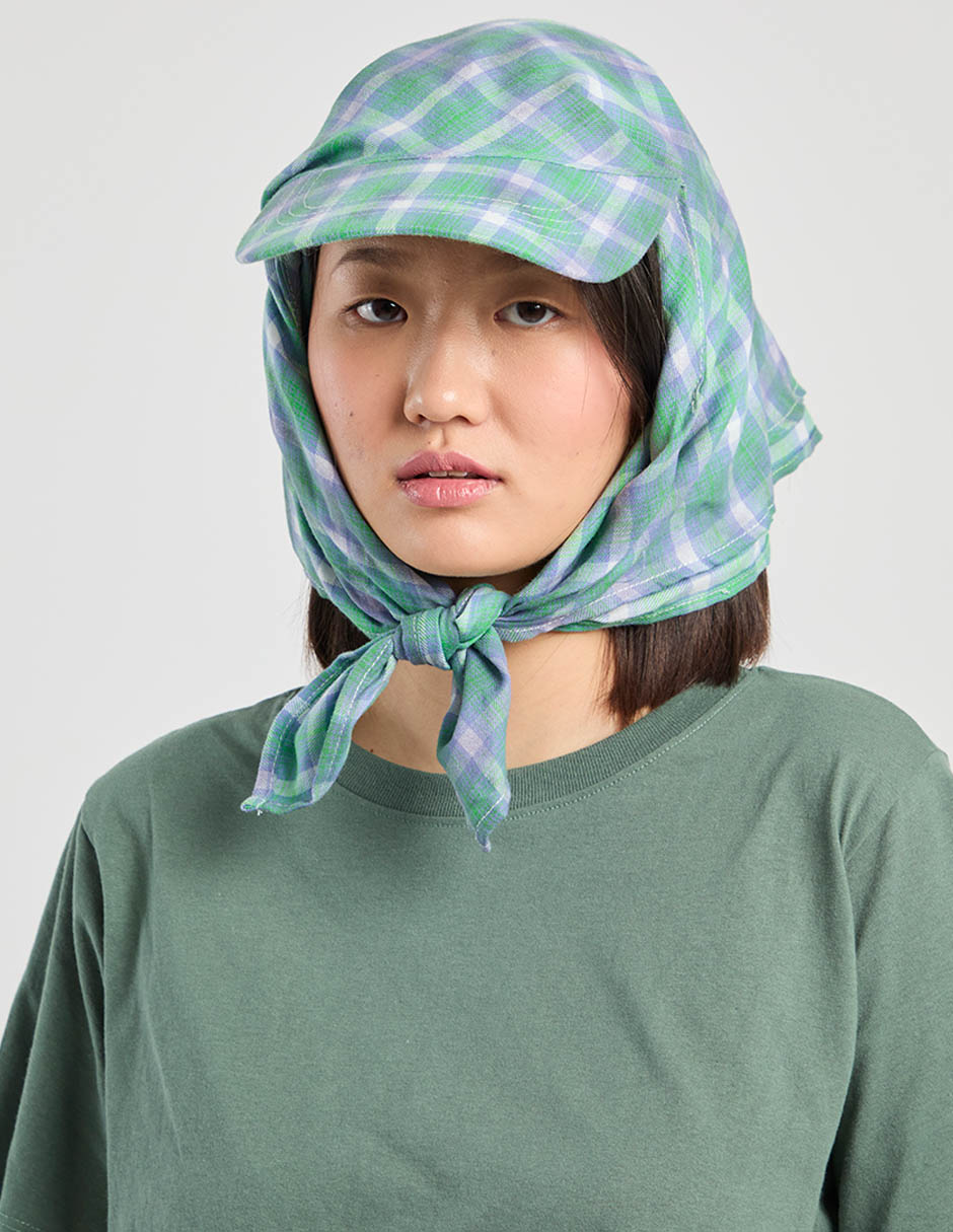 Gorra con visera curva para mujer 7