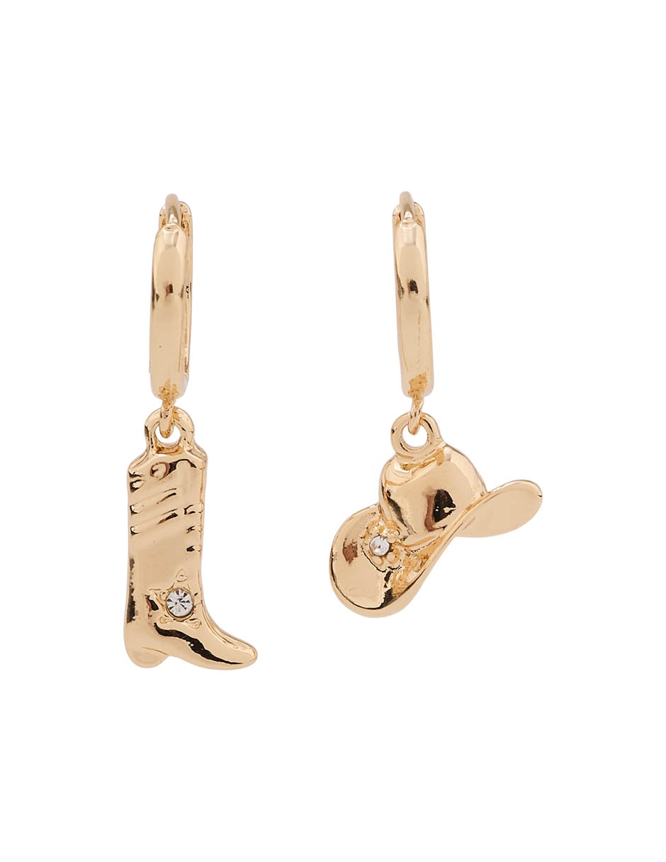 Aretes cortos con acabado brillante