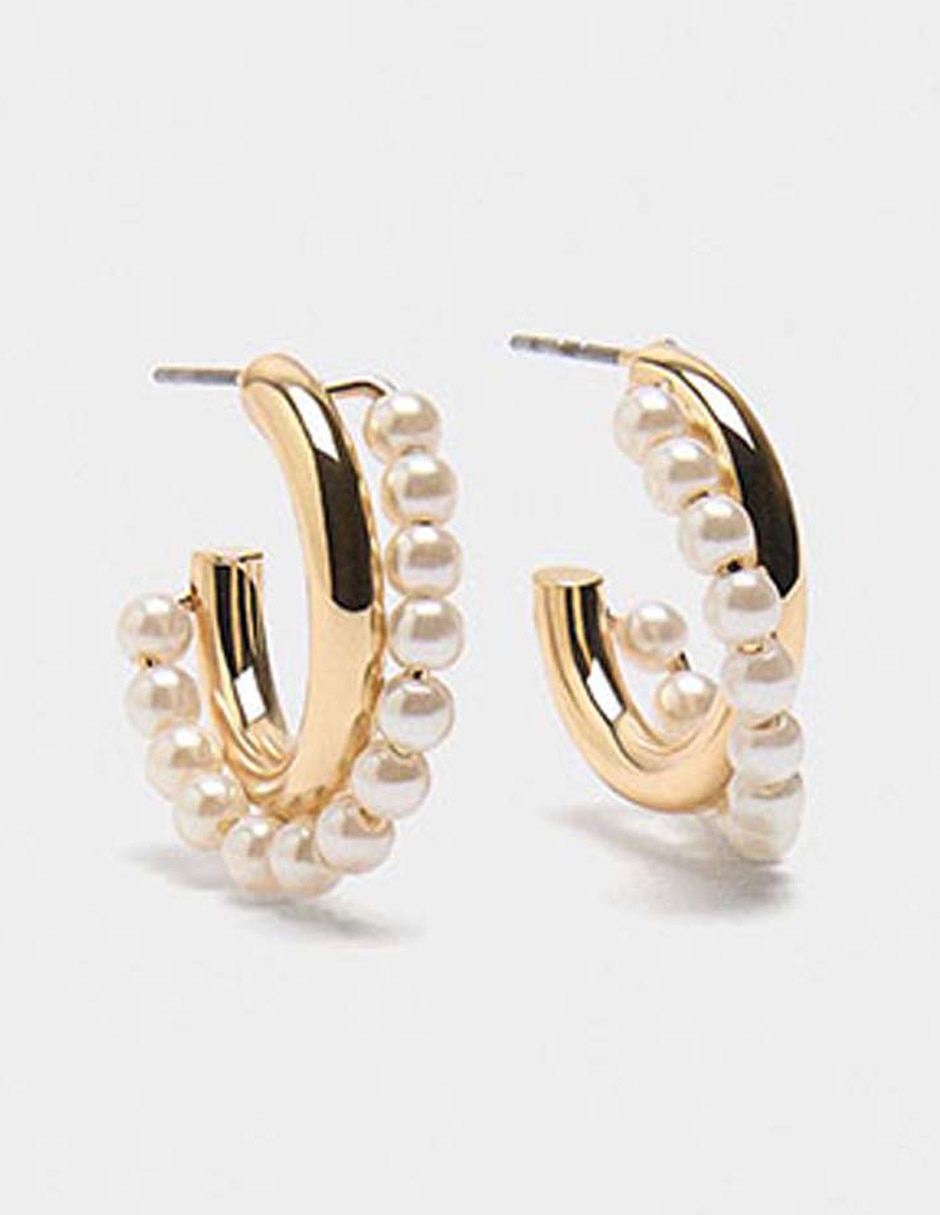 Aretes de aro ciruculares con acabado brillante perla Aretes de aro ciruculares con acabado brillante perla