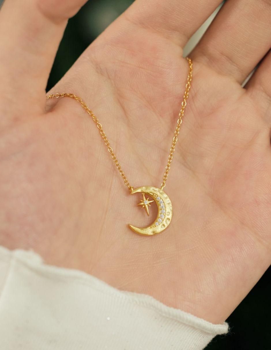 Collar de luna Astoria de plata con acabado baño de oro P 925 4