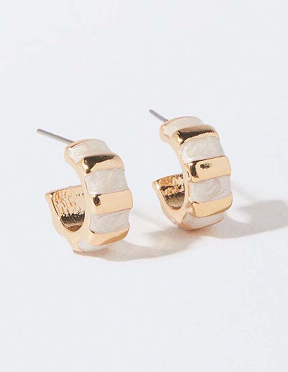 Aretes de aro ciruculares con acabado pavé Aretes de aro ciruculares con acabado pavé