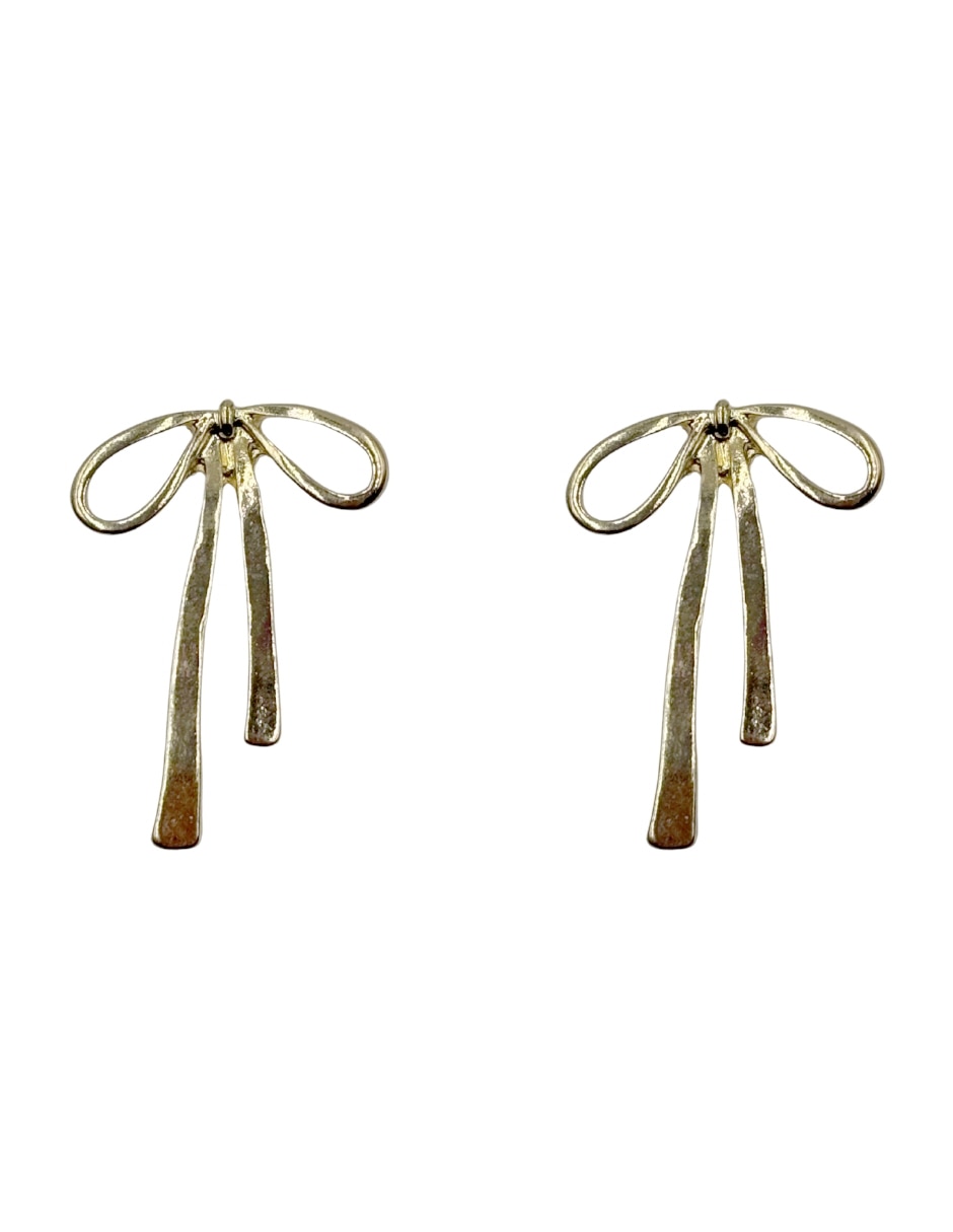 Aretes de moño con acabado liso