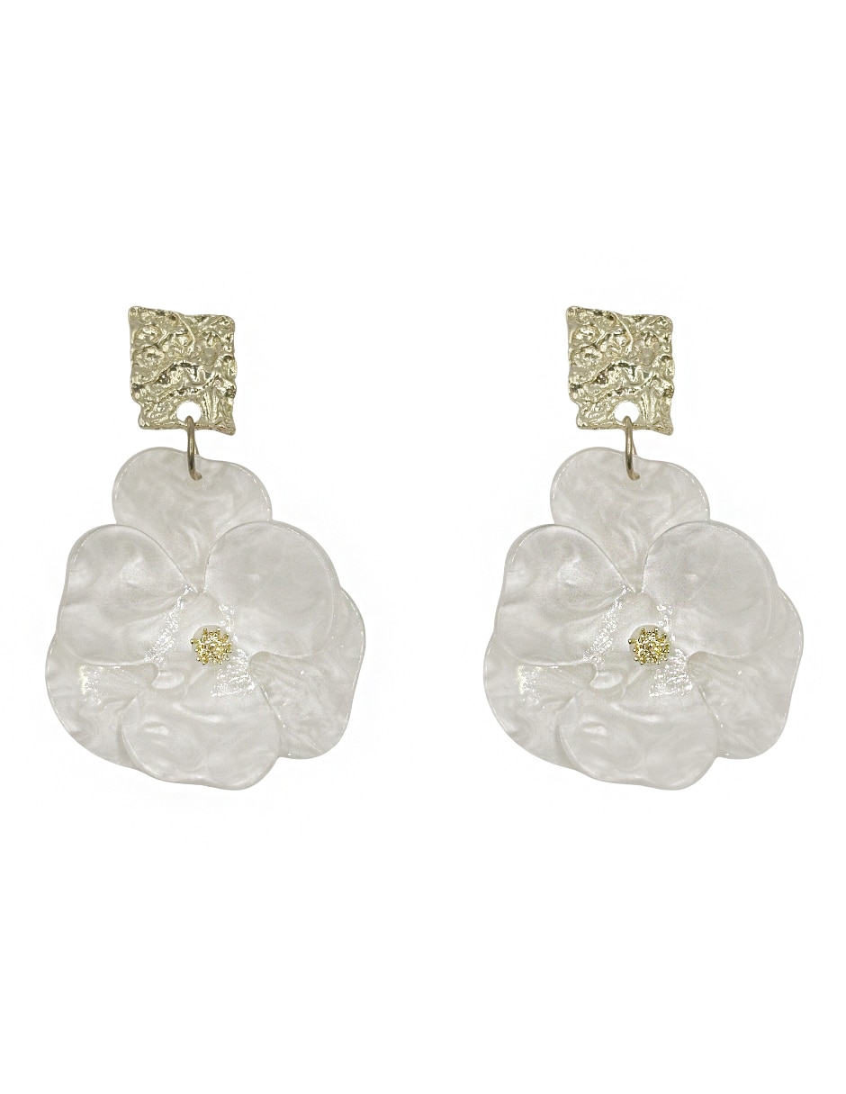Aretes largos de flor con acabado liso