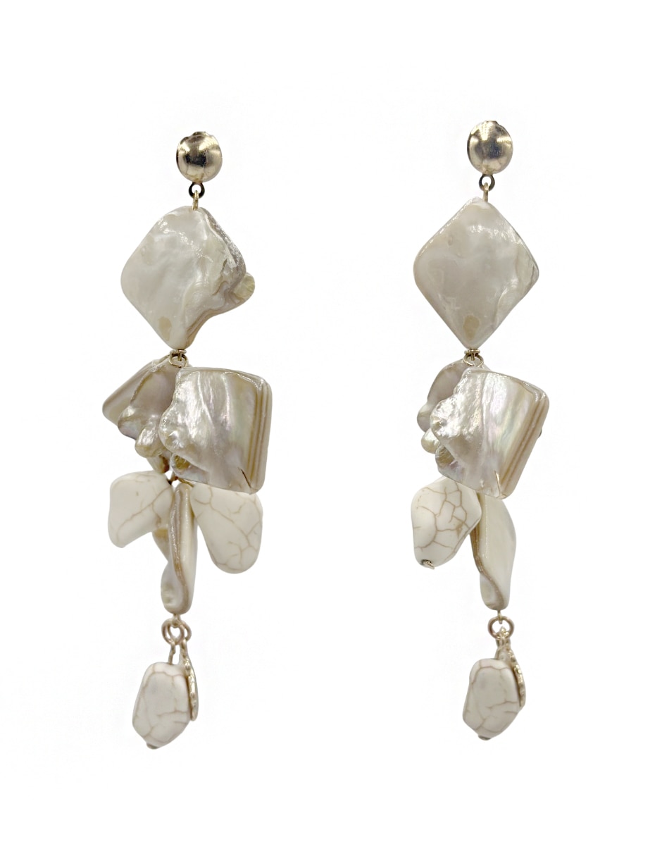 Aretes largos con acabado liso