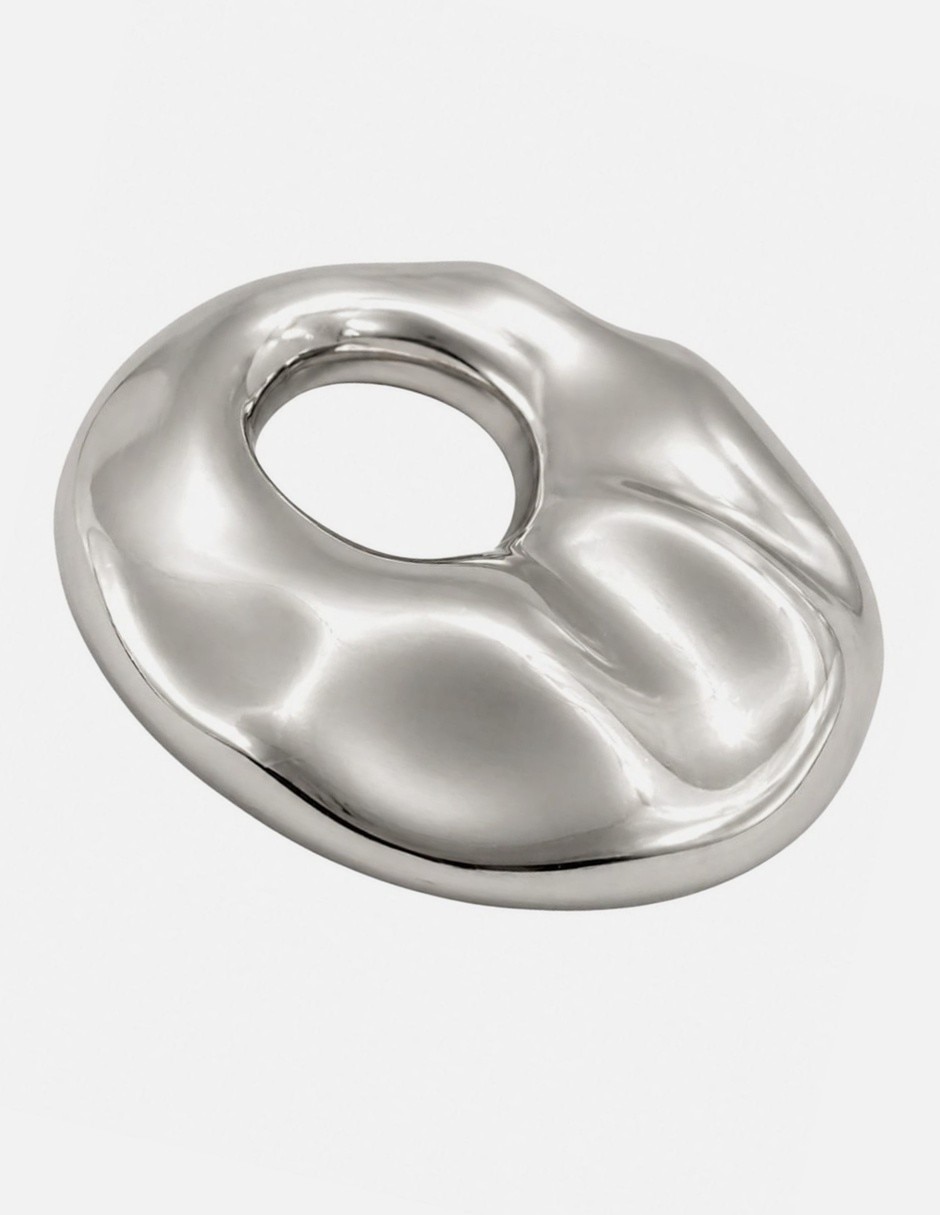 Broche de metal ovalada