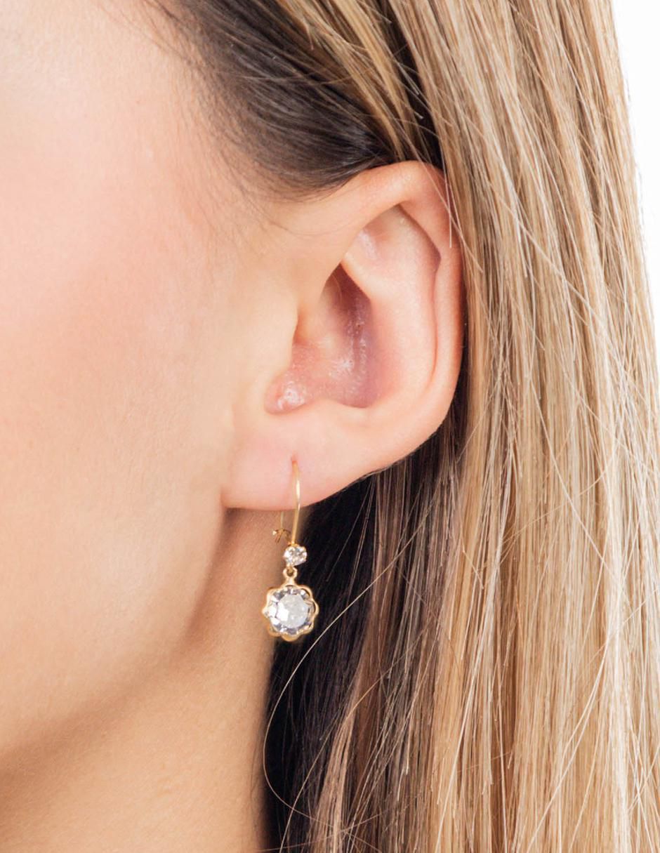 Aretes de flor de oro 10 K con acabado brillante 2