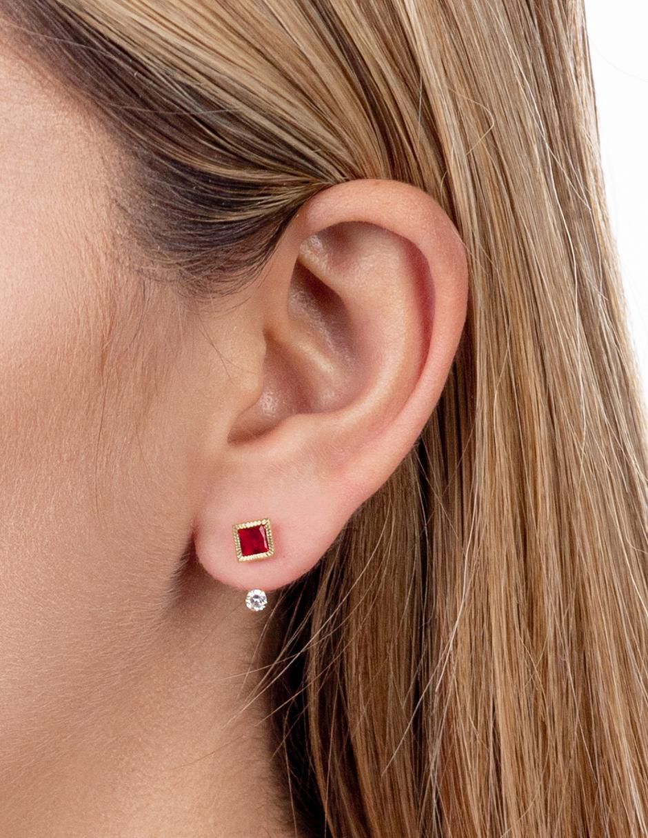 Piercing cuadrado de oro 14 K con acabado pulido 2